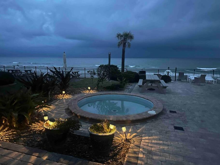 Beautiful Oceanfront Two Bedroom Condo Daytona Beach Dış mekan fotoğraf